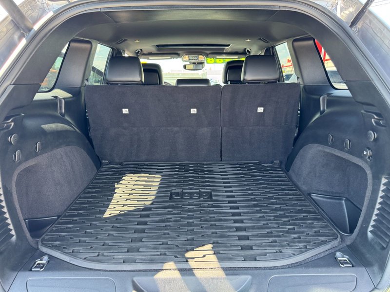 2020 Jeep Grand Cherokee Altitude Altitude Laredo / Sunroof / Heated Seats / 4x4