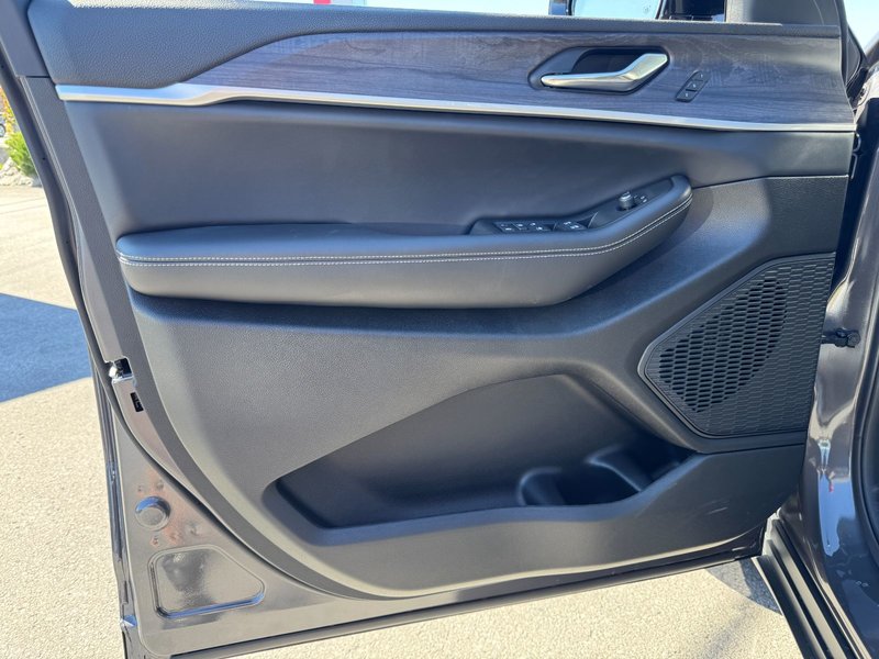 Jeep GRAND CHEROKEE LIMITED 2025