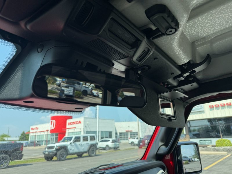 2025 Jeep WRANGLER 4-Door SAHARA