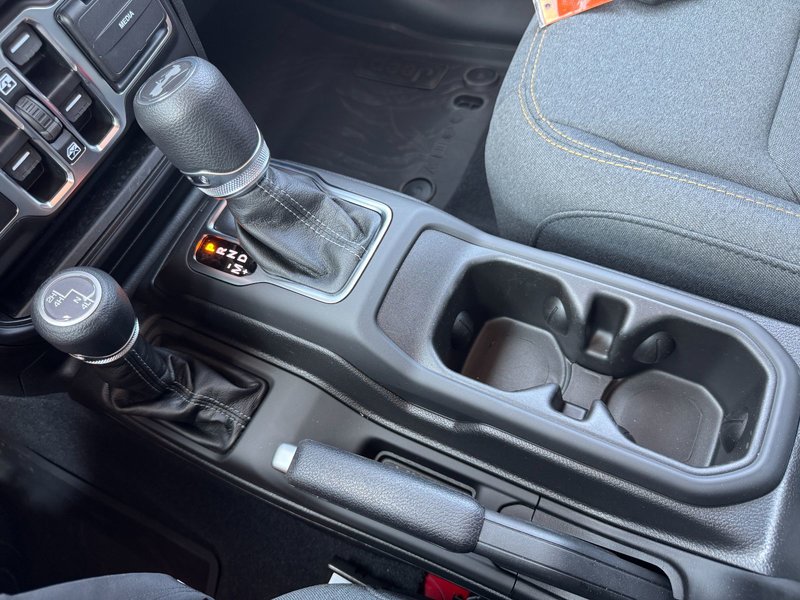 2025 Jeep WRANGLER 4-Door SAHARA
