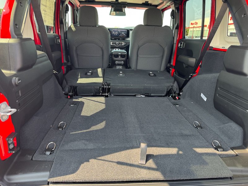 2025 Jeep WRANGLER 4-Door SAHARA