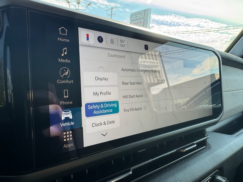 Jeep Wrangler 4-Door SPORT S 2025