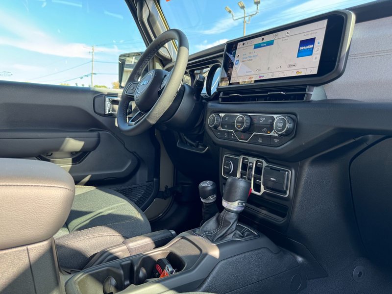 Jeep Wrangler 4-Door SPORT S 2025