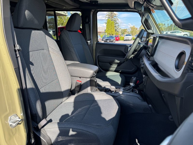 Jeep Wrangler 4-Door SPORT S 2025