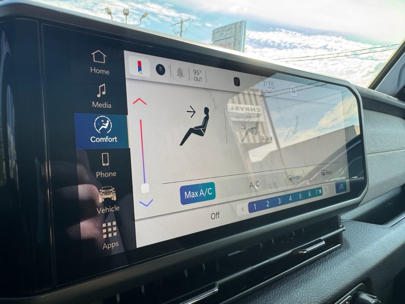 Jeep Wrangler 4-Door SPORT S 2025