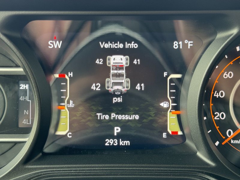 Jeep WRANGLER 4-Door SAHARA 2025