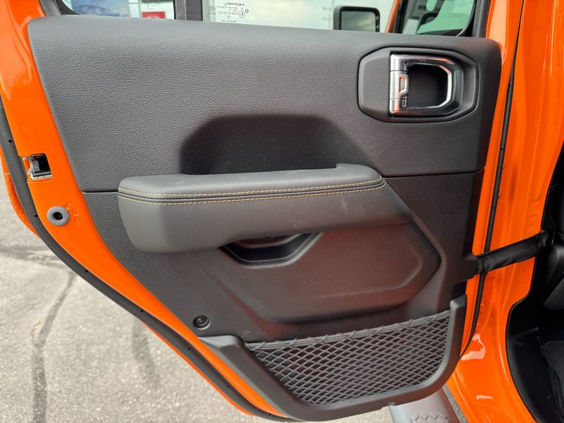 Jeep WRANGLER 4-Door SAHARA 2025