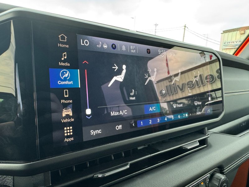 Jeep WRANGLER 4-Door SAHARA 2025