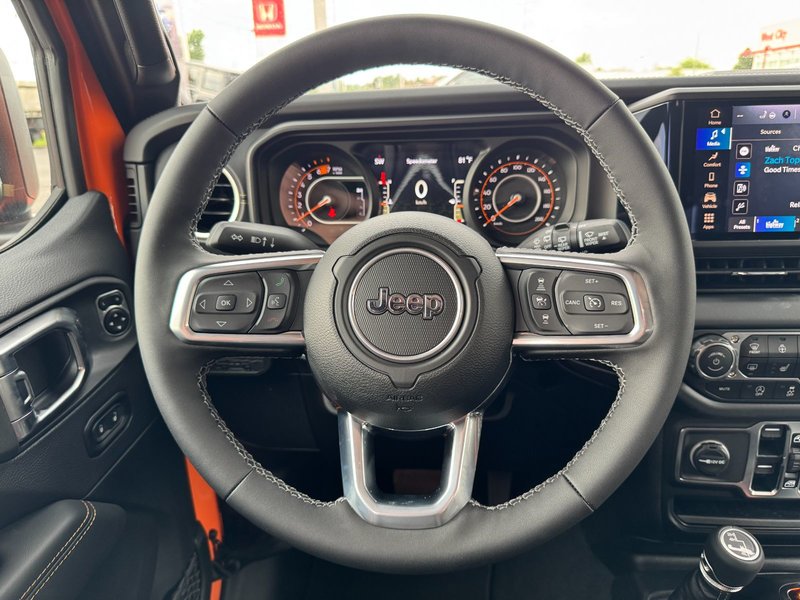 Jeep WRANGLER 4-Door SAHARA 2025