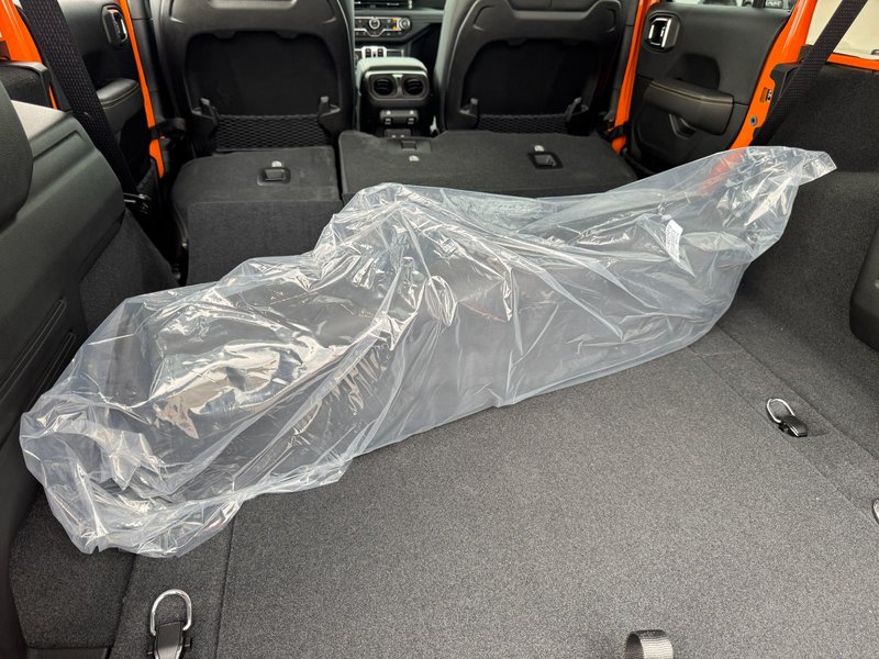 Jeep WRANGLER 4-Door SAHARA 2025