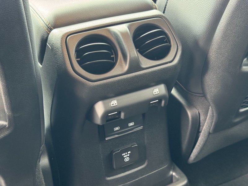 Jeep WRANGLER 4-Door SAHARA 2025