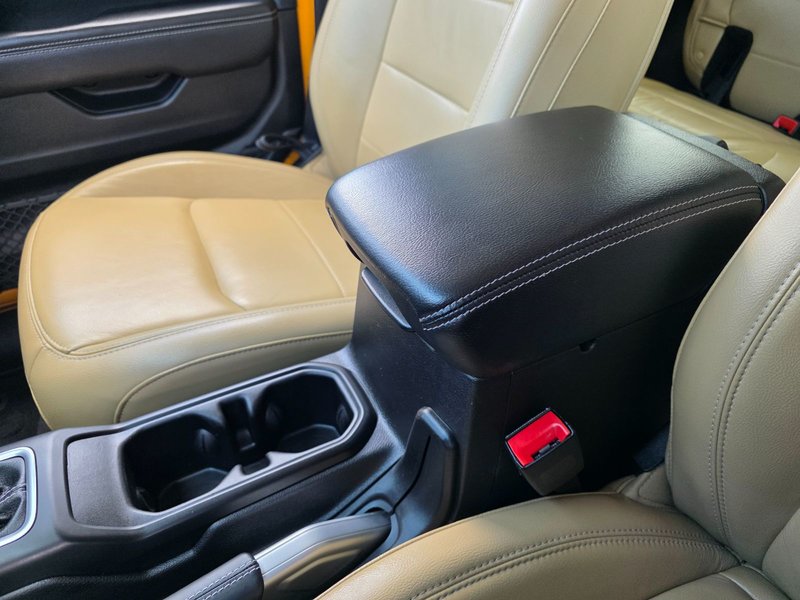 2018 Jeep Wrangler Unlimited Unlimited Sahara Unlimited Sahara / Heated Leather Seats