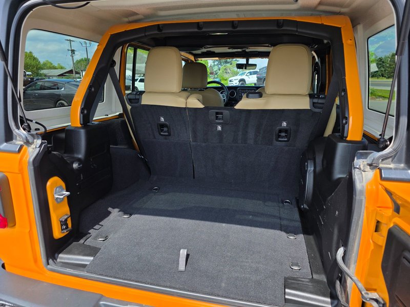 2018 Jeep Wrangler Unlimited Unlimited Sahara Unlimited Sahara / Heated Leather Seats