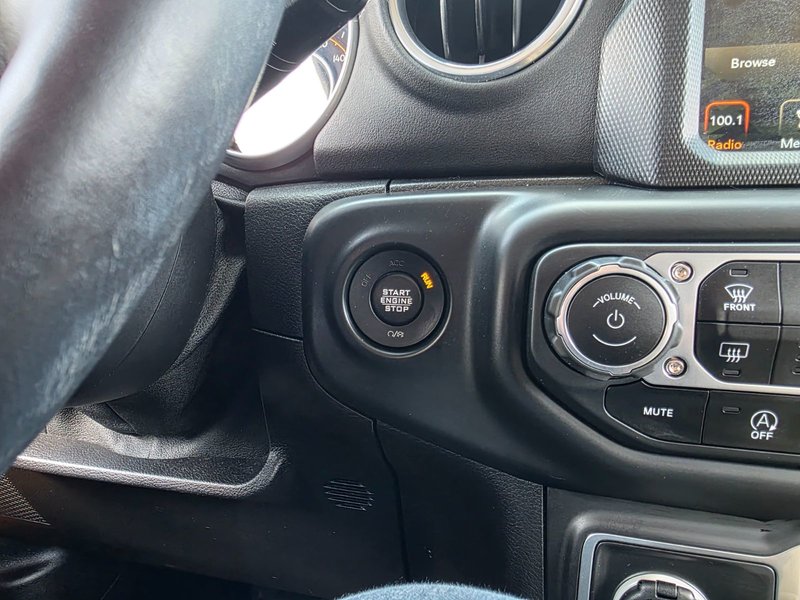2018 Jeep Wrangler Unlimited Unlimited Sahara Unlimited Sahara / Heated Leather Seats