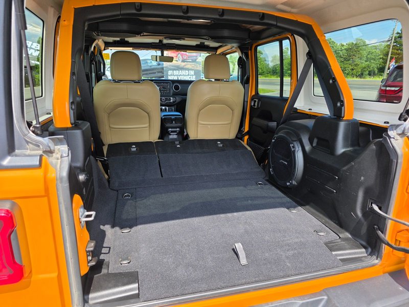2018 Jeep Wrangler Unlimited Unlimited Sahara Unlimited Sahara / Heated Leather Seats