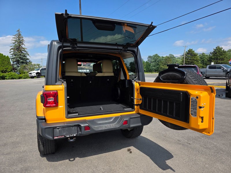 2018 Jeep Wrangler Unlimited Unlimited Sahara Unlimited Sahara / Heated Leather Seats