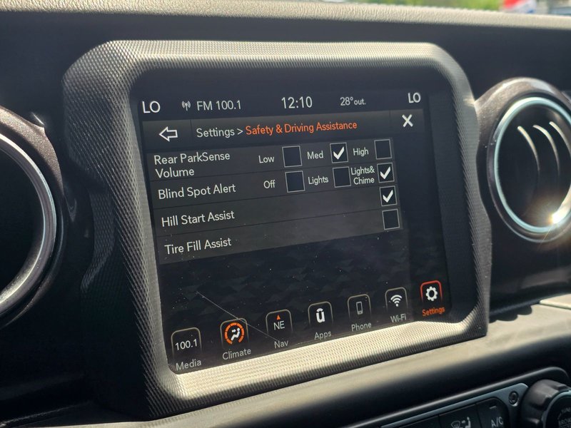 2021 Jeep Wrangler Unlimited Sahara Unlimited Sahara / Altitude / Leather Seats
