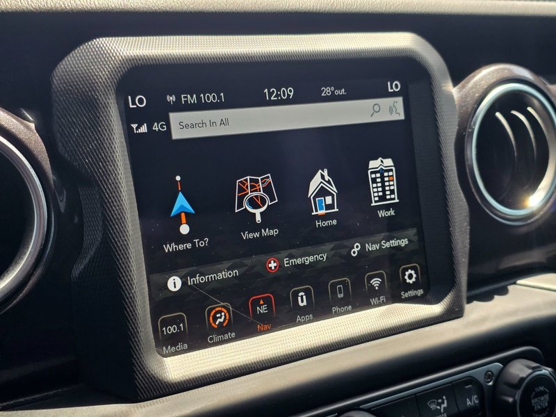 2021 Jeep Wrangler Unlimited Sahara Unlimited Sahara / Altitude / Leather Seats