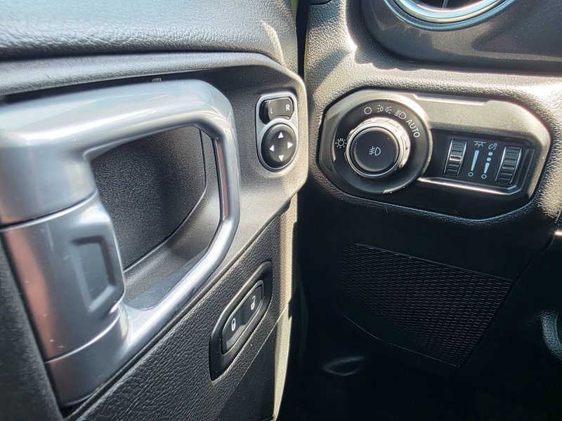 2021 Jeep Wrangler Unlimited Sahara Unlimited Sahara / Altitude / Leather Seats