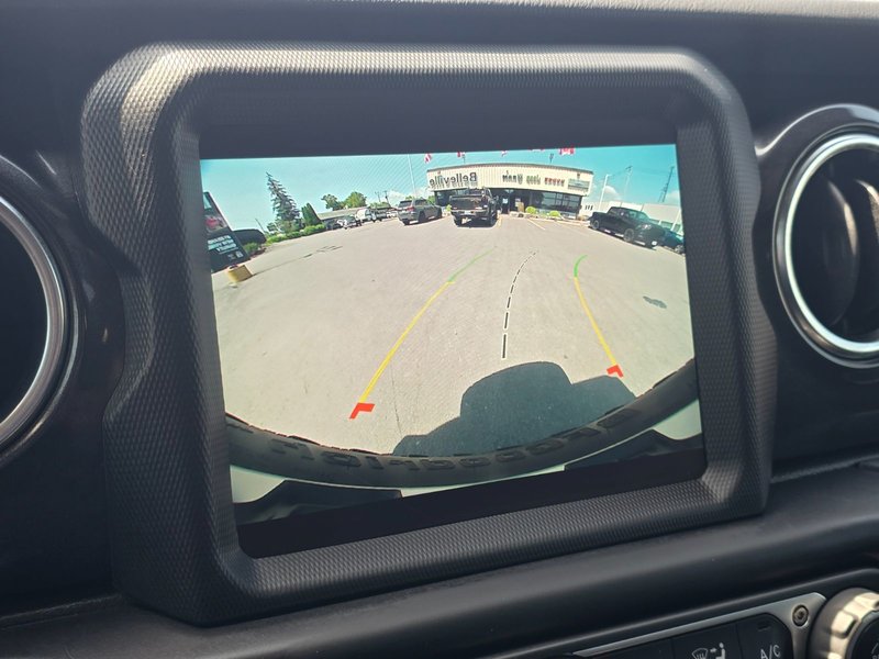 2021 Jeep Wrangler Unlimited Sahara Unlimited Sahara / Altitude / Leather Seats