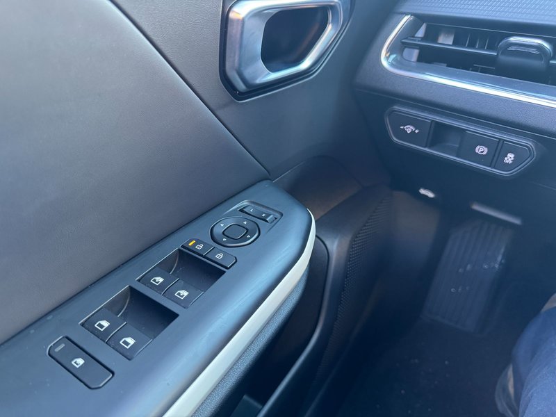 2025 Kia K4 GT-Line Turbo GT-Line Turbo / Heated Seats