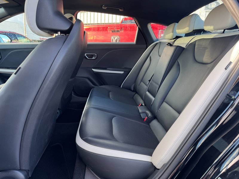 2025 Kia K4 GT-Line Turbo GT-Line Turbo / Heated Seats