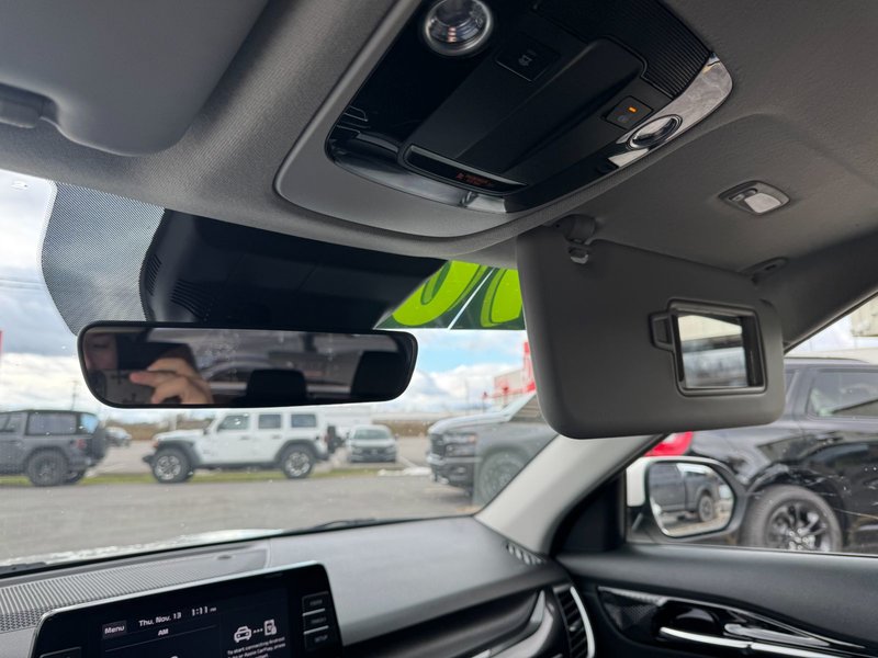 2023 Kia Seltos EX EX / Heated Seats