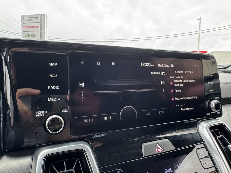 2023 Kia Sorento SX SX / Heated and Vented Seats