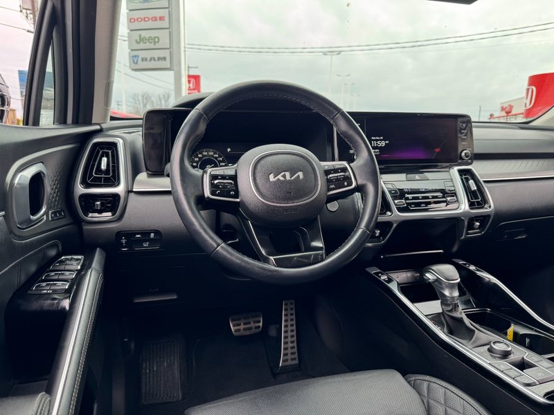 2023 Kia Sorento SX SX / Heated and Vented Seats