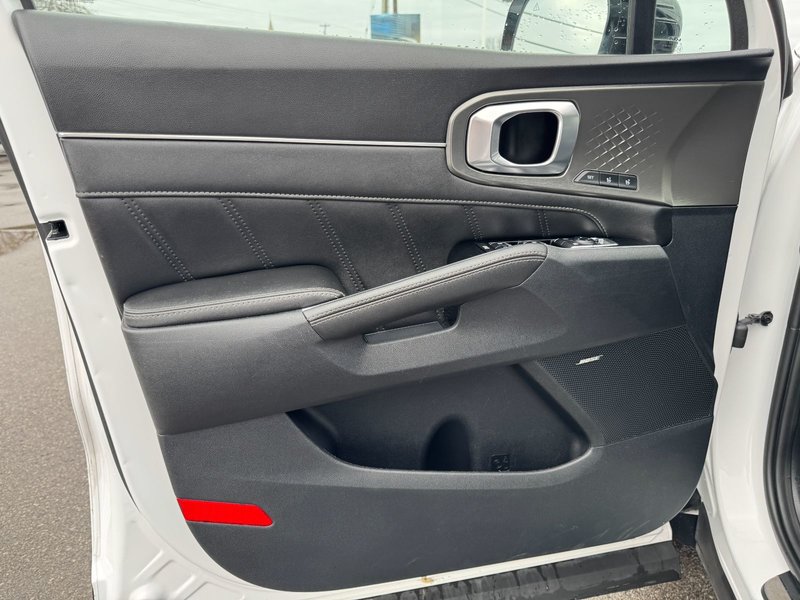 2023 Kia Sorento SX SX / Heated and Vented Seats