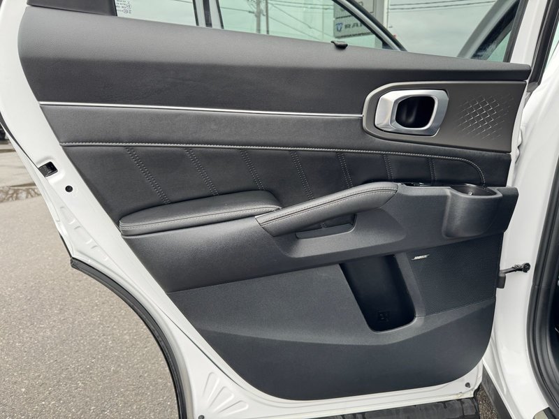 2023 Kia Sorento SX SX / Heated and Vented Seats