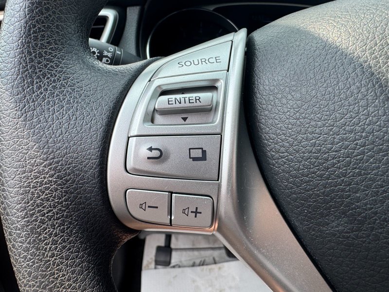 Nissan Rogue S 2014 S / Heated Mirrors / Block Heater