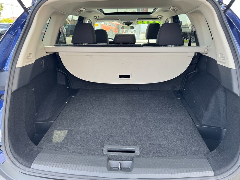 2021 Nissan Rogue SV SV / Moonroof / Heated Seats / Apple Carplay / And
