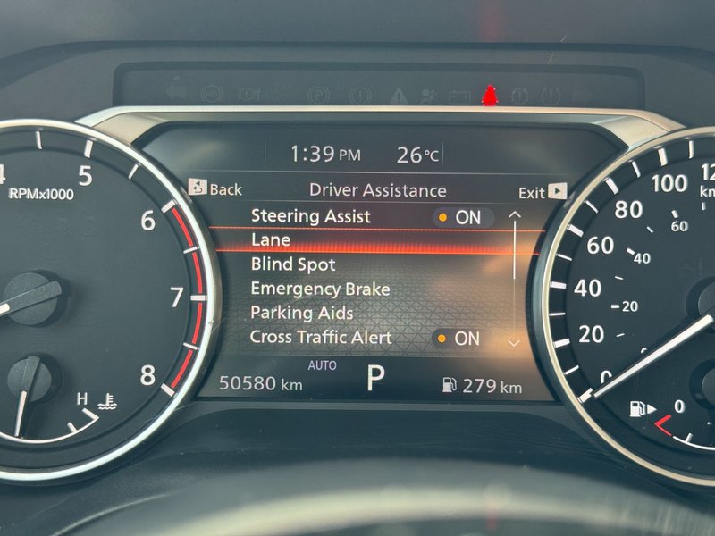 2021 Nissan Rogue SV SV / Moonroof / Heated Seats / Apple Carplay / And