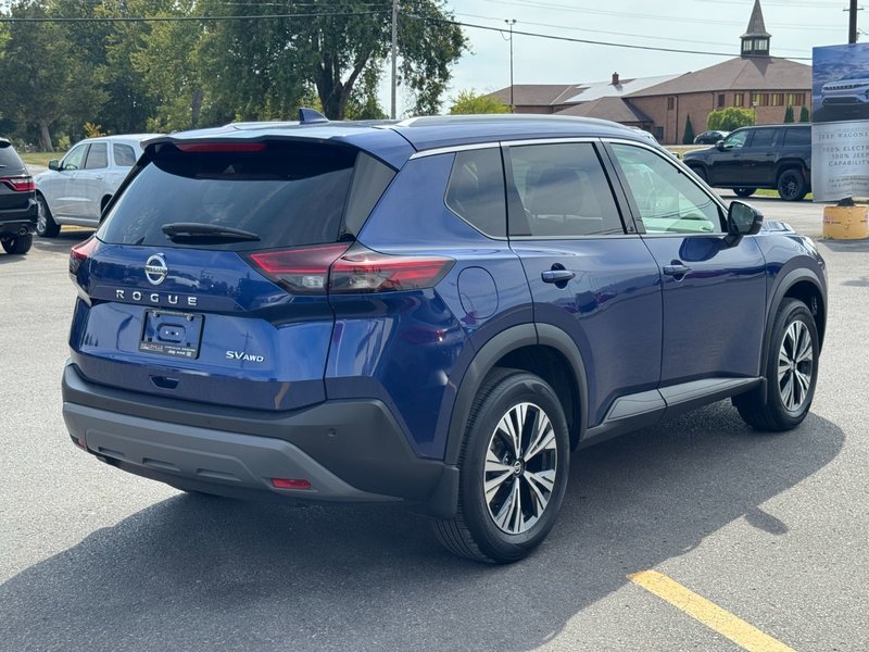 2021 Nissan Rogue SV SV / Moonroof / Heated Seats / Apple Carplay / And