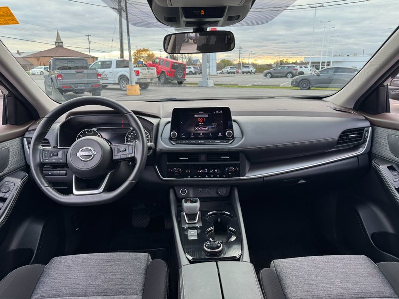 2023 Nissan Rogue SV SV / AWD / Moonroof