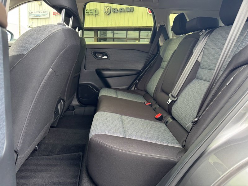 2023 Nissan Rogue SV SV / AWD / Moonroof