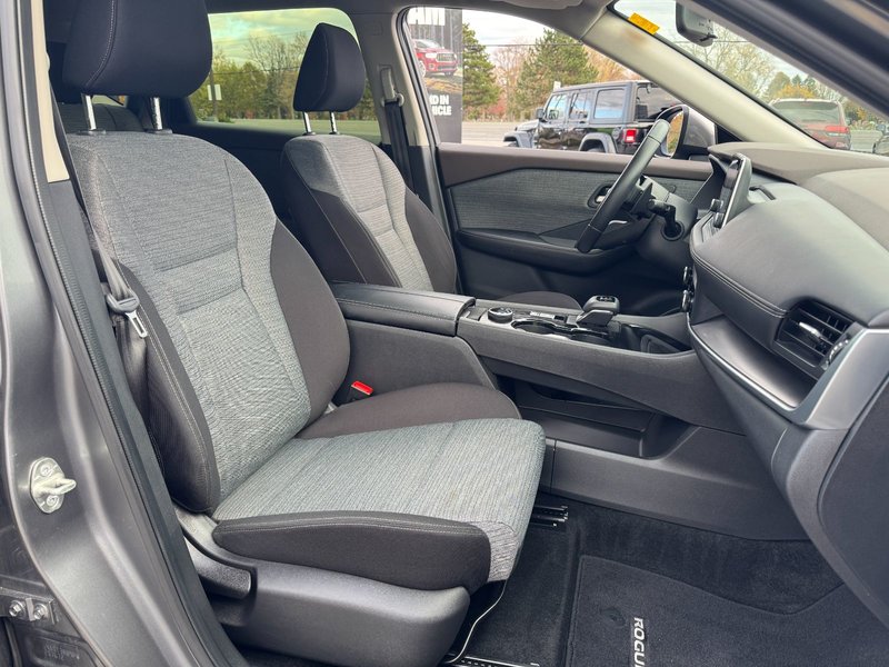 2023 Nissan Rogue SV SV / AWD / Moonroof