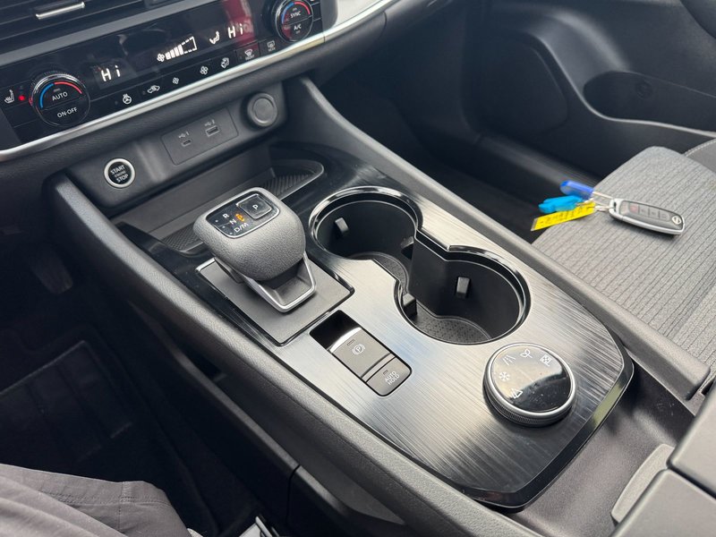 2023 Nissan Rogue SV SV / AWD / Moonroof