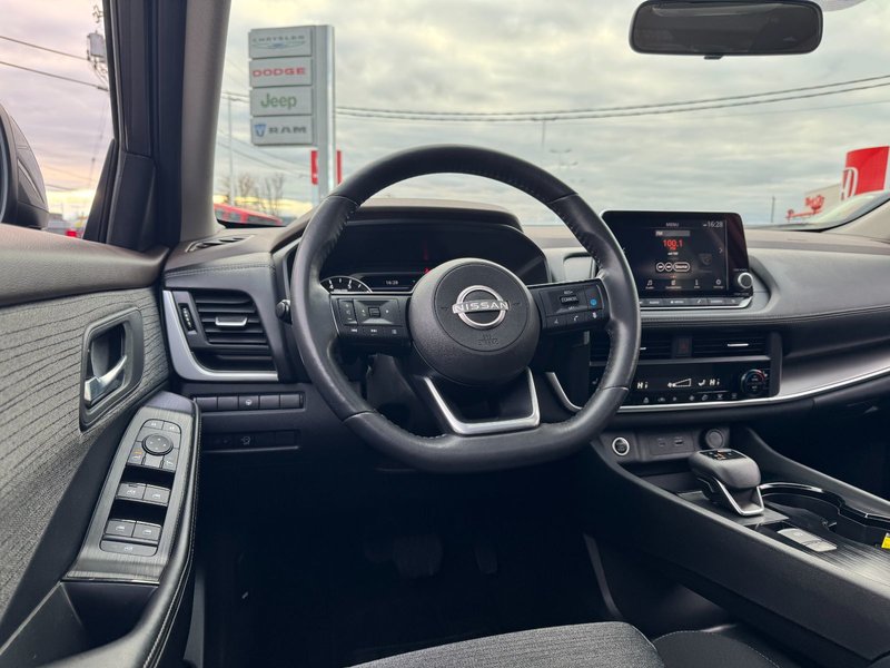 2023 Nissan Rogue SV SV / AWD / Moonroof