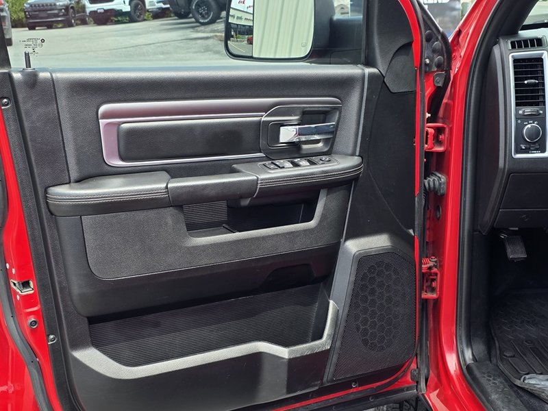 2021 Ram 1500 Classic Warlock Warlock / Navigation / Heated Seats