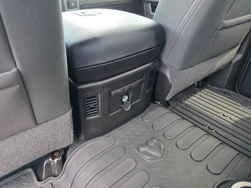 2021 Ram 1500 Classic Warlock Warlock / Navigation / Heated Seats