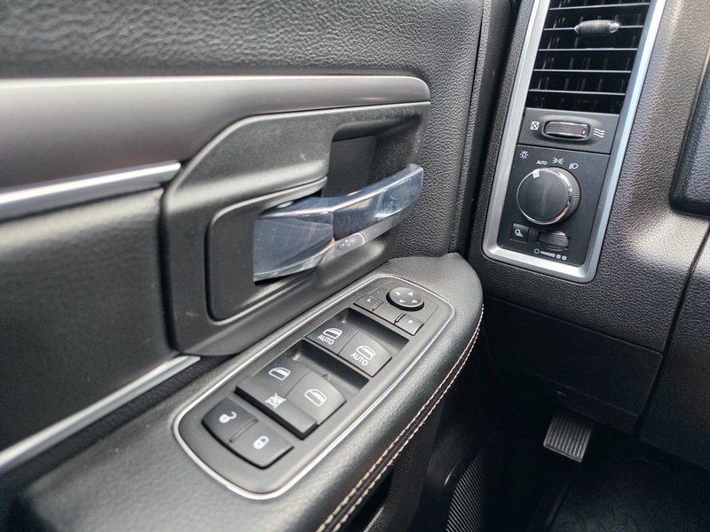 2021 Ram 1500 Classic Warlock Warlock / Navigation / Heated Seats