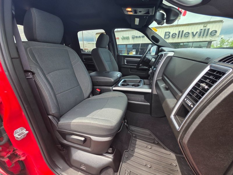 2021 Ram 1500 Classic Warlock Warlock / Navigation / Heated Seats