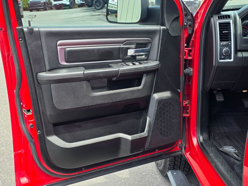 2021 Ram 1500 Classic Warlock Warlock / Navigation / Heated Seats
