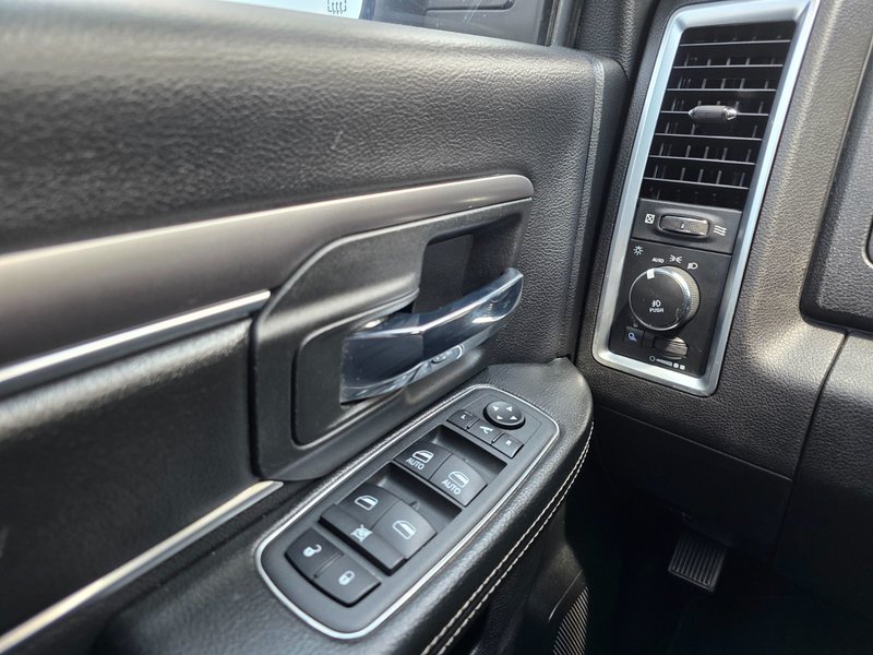 2021 Ram 1500 Classic Warlock Warlock / Heated Seats / Remote Start / Alpine Sou