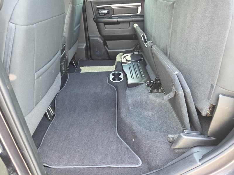 2021 Ram 1500 Classic Warlock Warlock / Heated Seats / Remote Start / Alpine Sou