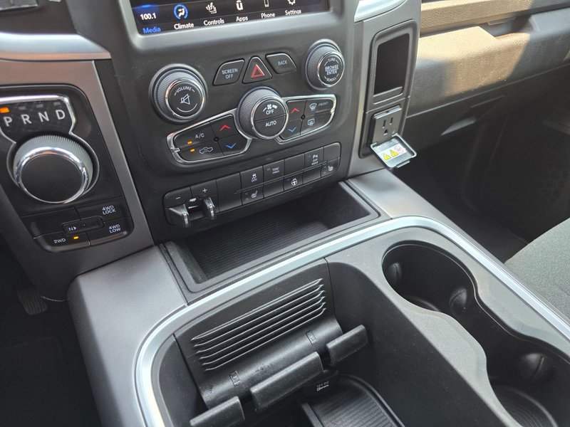 2021 Ram 1500 Classic Warlock Warlock / Heated Seats / Remote Start / Alpine Sou