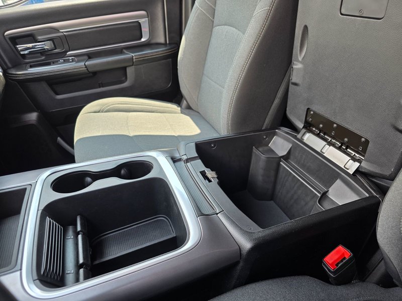 2021 Ram 1500 Classic Warlock Warlock / Heated Seats / Remote Start / Alpine Sou