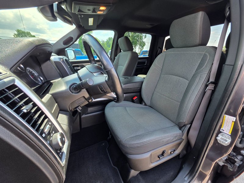 2021 Ram 1500 Classic Warlock Warlock / Heated Seats / Remote Start / Alpine Sou